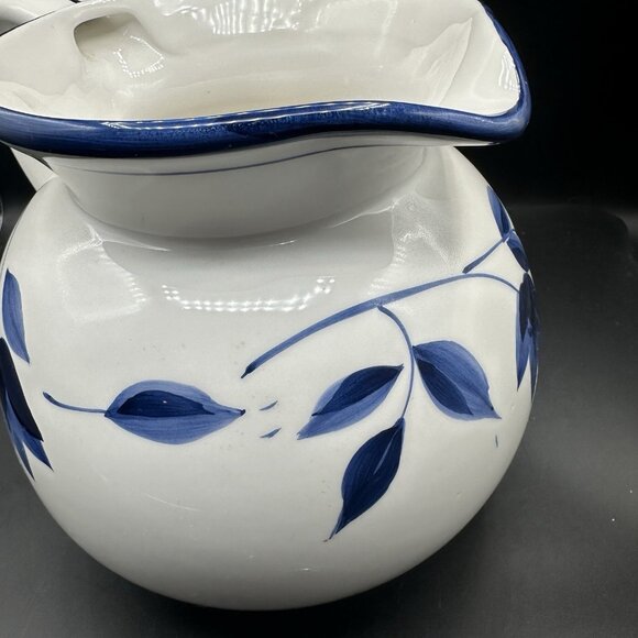 Vtg Blue Tulip Pitcher Home by Target Cottagecore Shabby Chic Farmhouse Kitchen - Picture 15 of 16